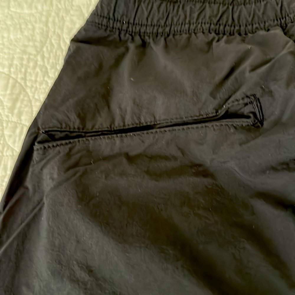 NWOT Gap Cargo Pull on pants - Picture 8 of 9